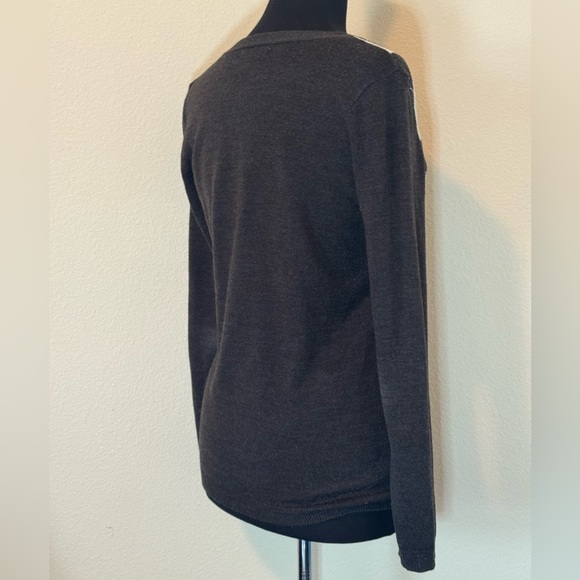 New York & Co Argyle V-Neck Sweater - Black & White Medium - Picture 4 of 9